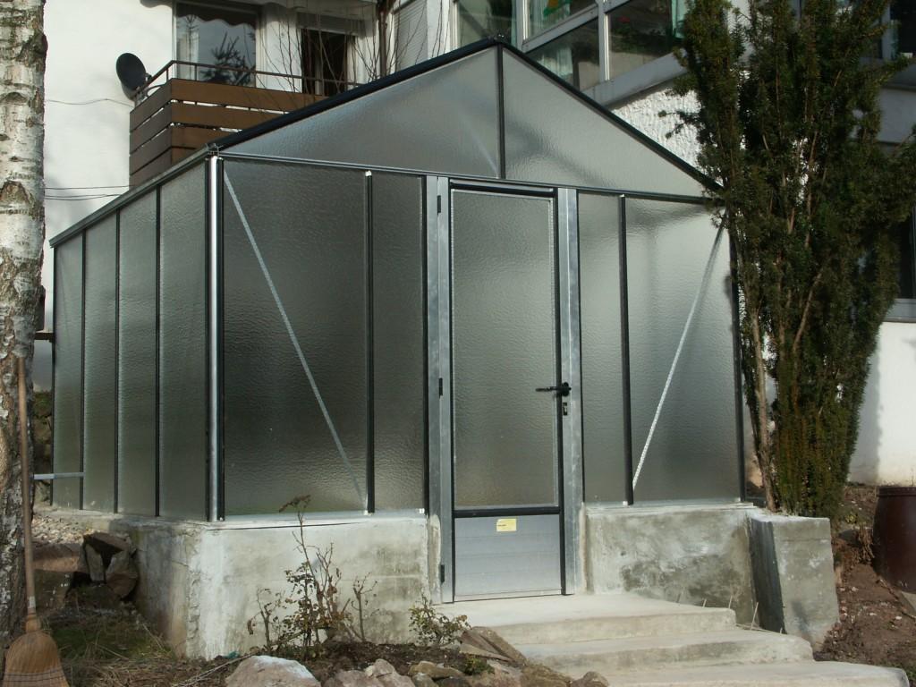 Gewächshaus, geschraubte Konstruktion (Größe 309 x 309 cm mit 43 cm abgesetzter Türe)